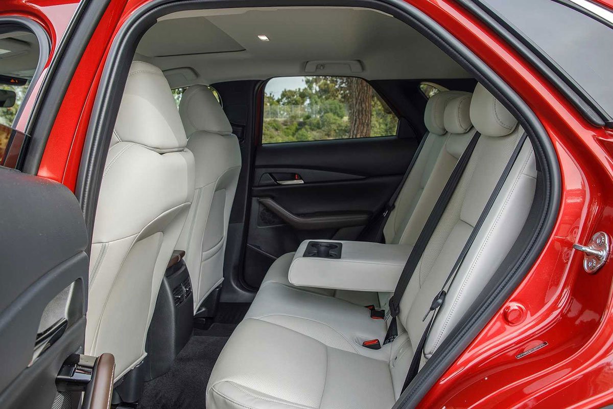 Khoang hành khách xe KIA Mazda CX30