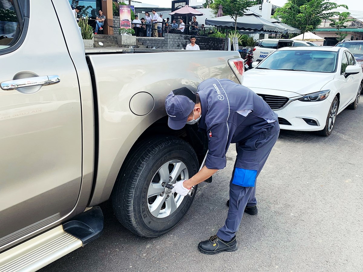 Dịch vụ mobile service chăm sóc xe lưu động Mazda