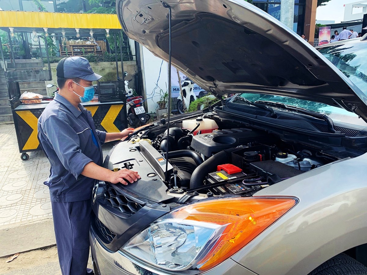 Dịch vụ và nhân viên chăm sóc xe lưu động Mazda