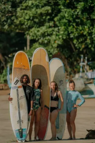 Tailslide Surf House & coffee shop