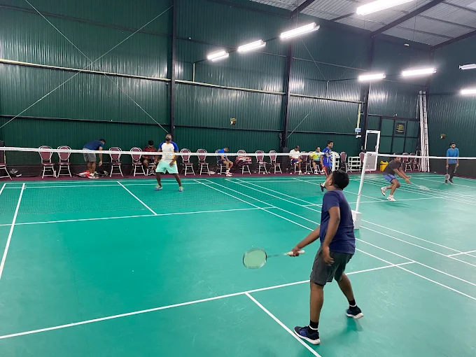 ShuttleUp Badminton Court thumbnail 3