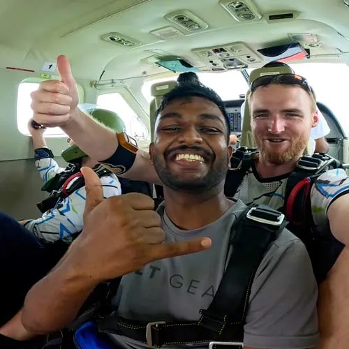 Skydive Sri Lanka – Bentota Beach thumbnail 4