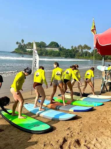 Ahikava Surf School