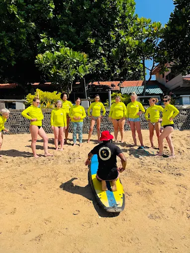 Ahikava Surf School thumbnail 3