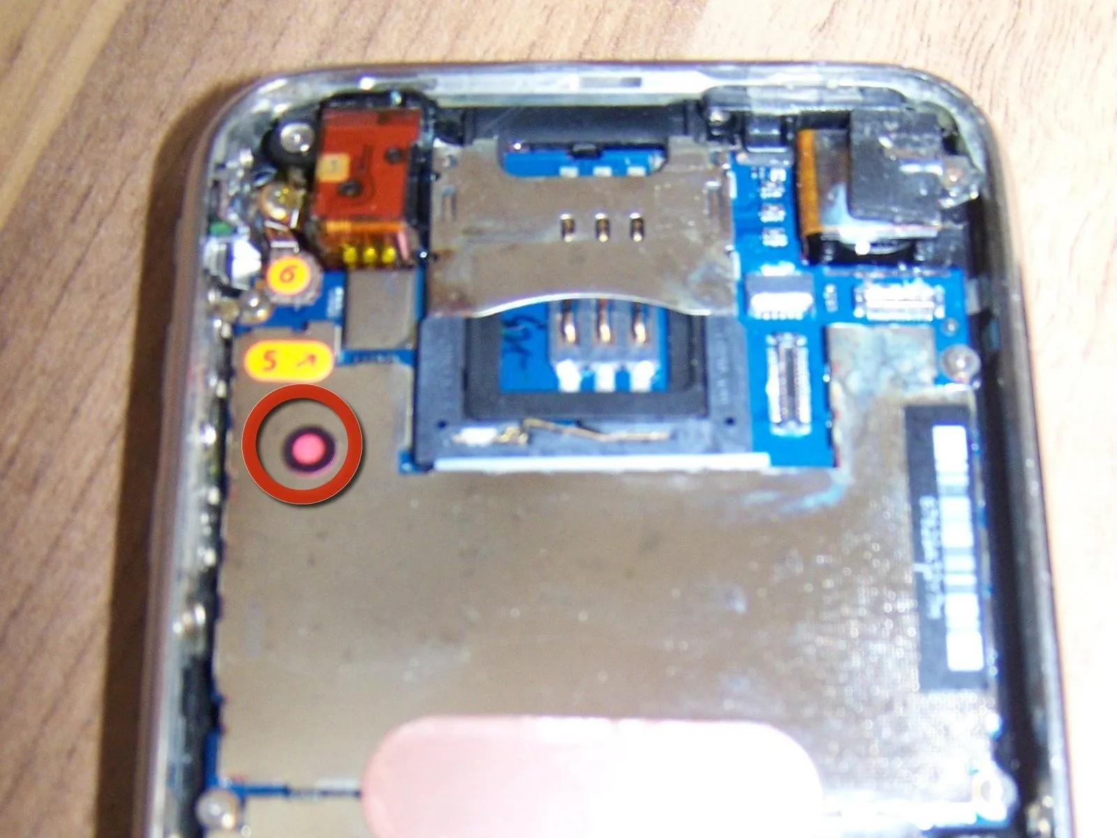 Repairing iPhone Liquid Damage