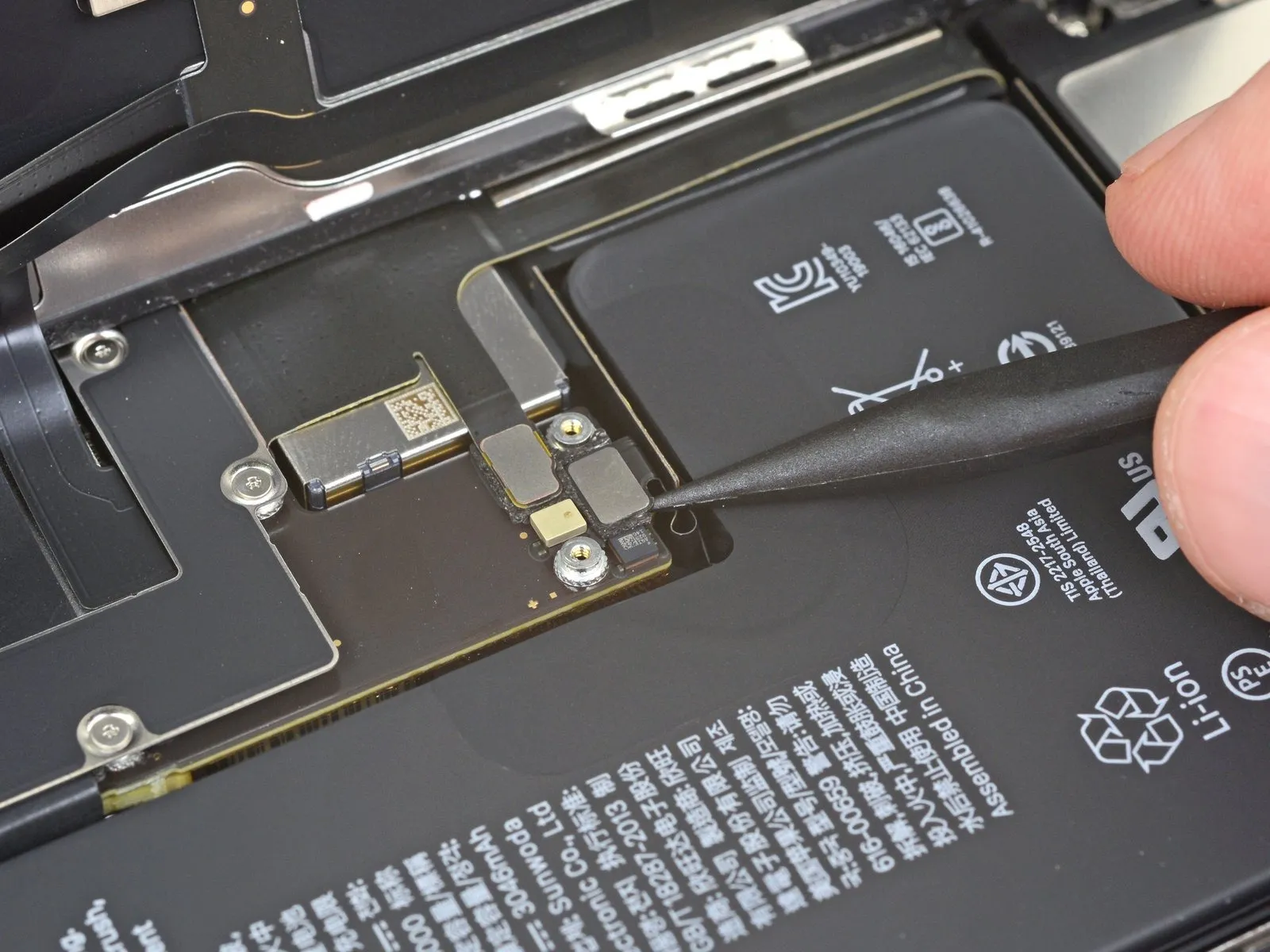 iPhone 11 Pro Rear-Facing Cameras Replacement