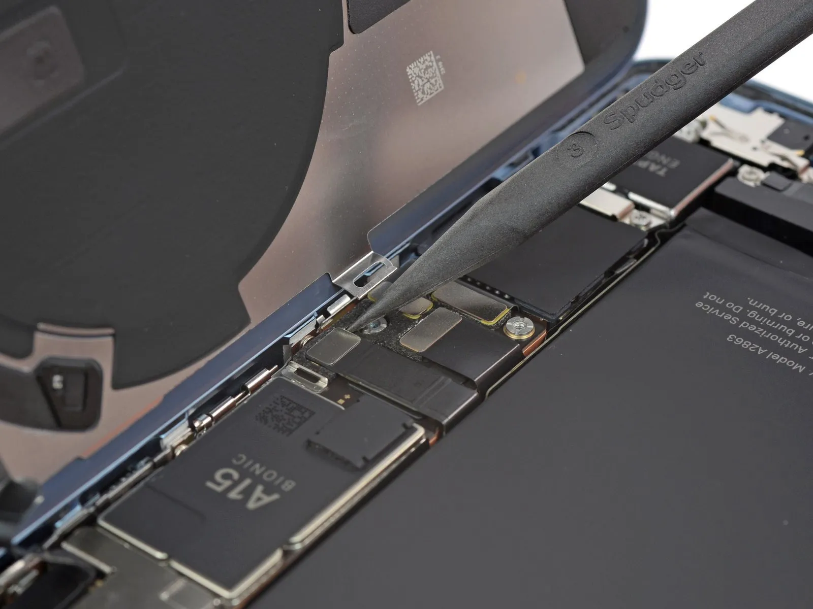 iPhone 14 Loudspeaker Replacement