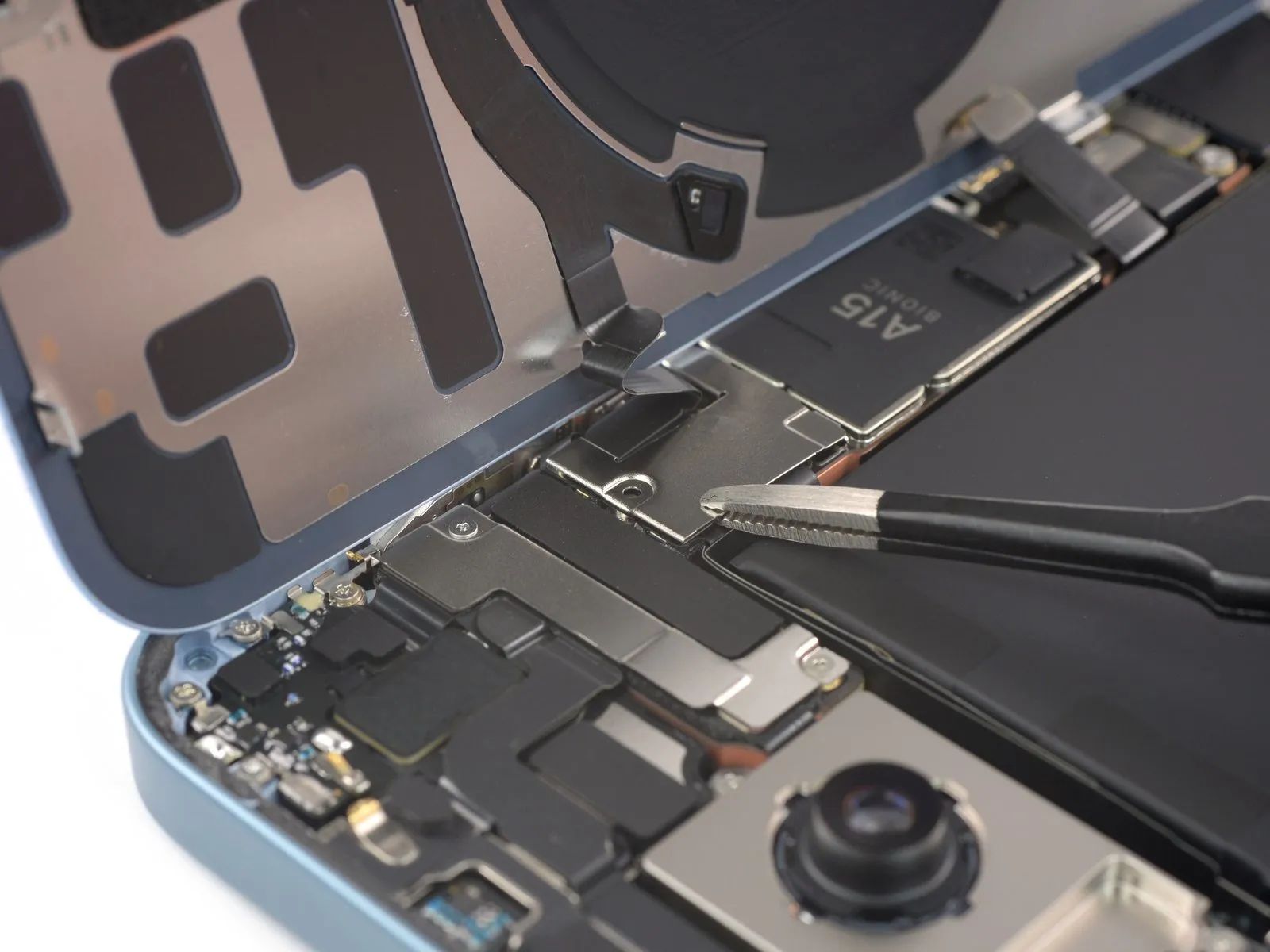 iPhone 14 Front-Facing Camera Assembly Replacement