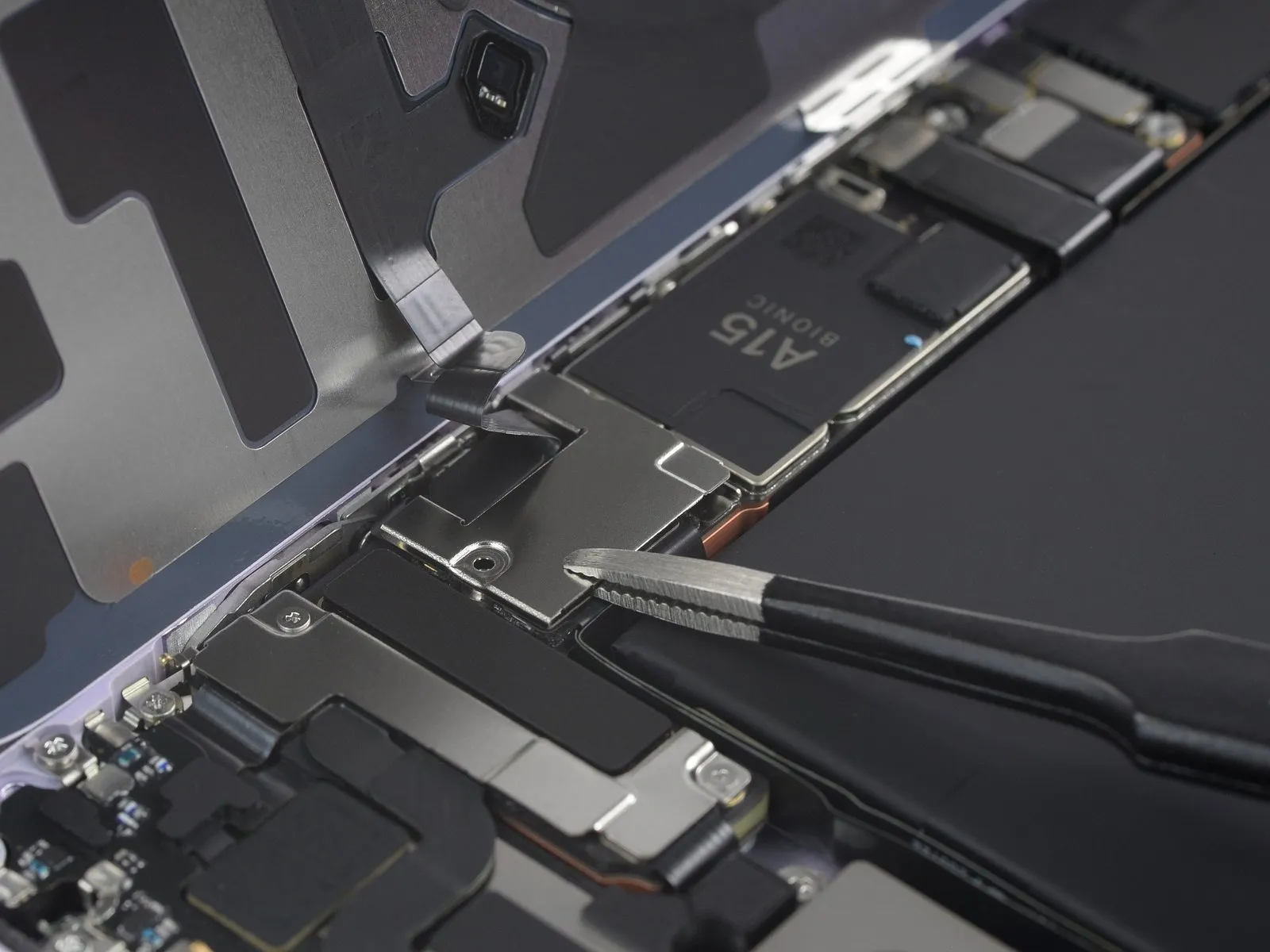 iPhone 14 Plus Taptic Engine Replacement