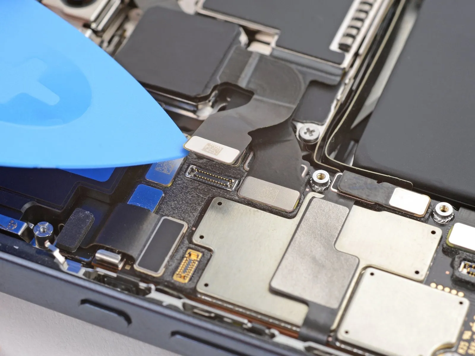 iPhone 15 Pro Rear Cameras Replacement