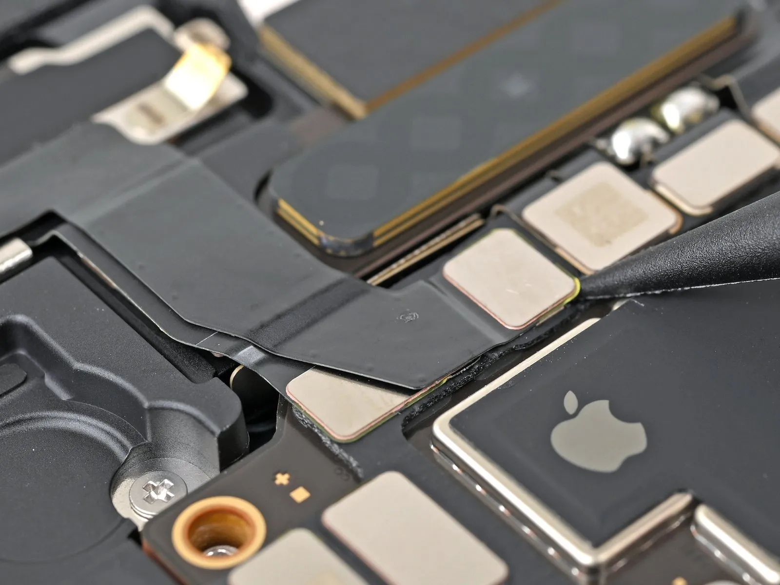 iPhone 16 Plus Front Camera Assembly Replacement