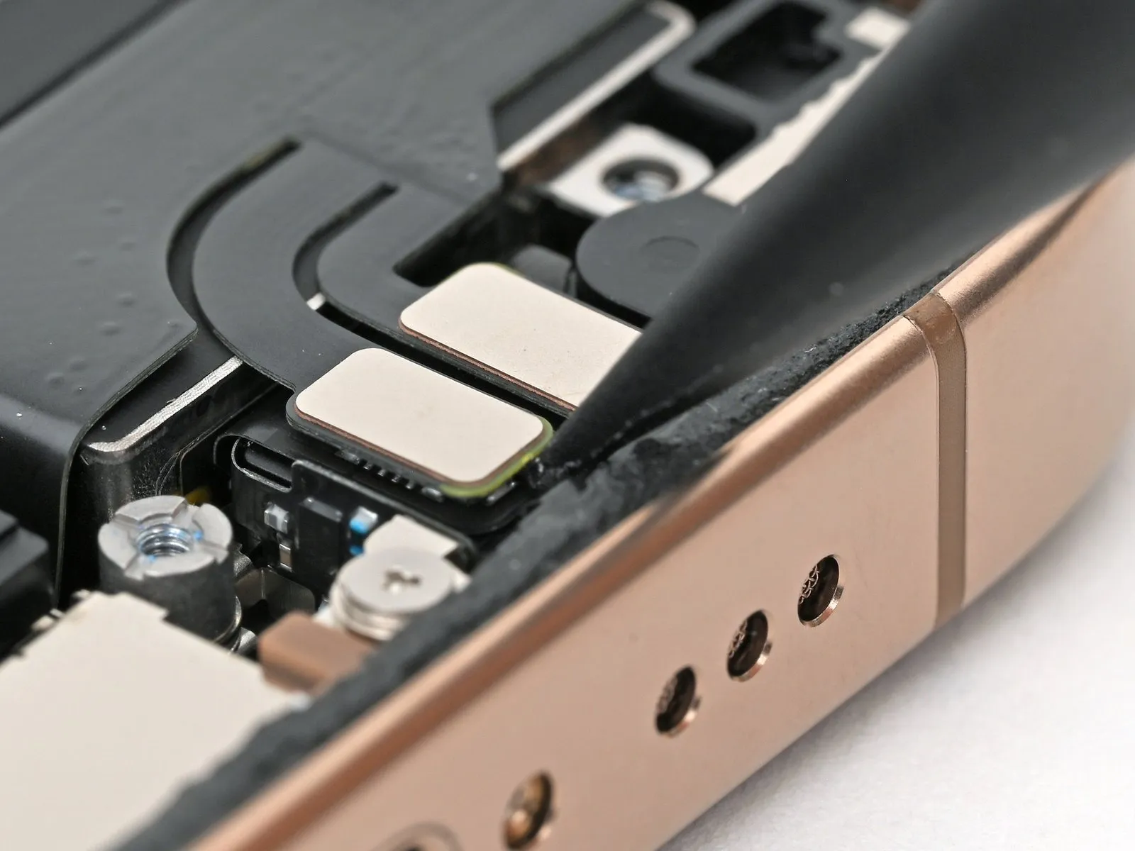 iPhone 16 Pro Loudspeaker Replacement