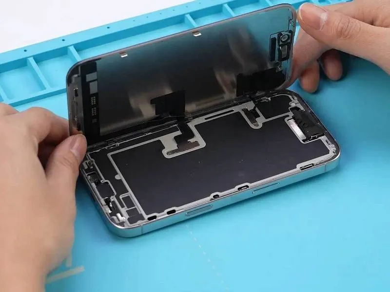 iPhone 16 Pro Screen Refurbishment