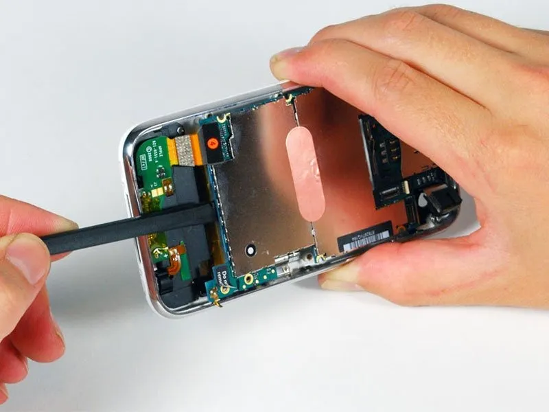 iPhone 3GS Logic Board Replacement