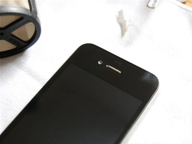 Repairing iPhone 4 dust mesh