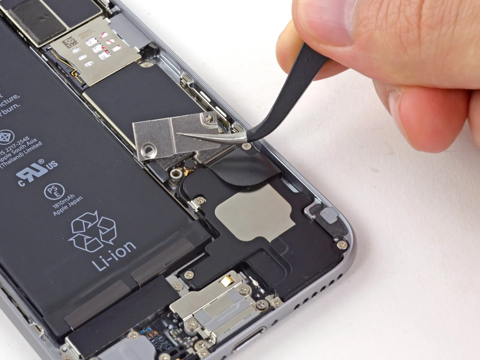 iPhone 6 Antenna Flex Cable Replacement