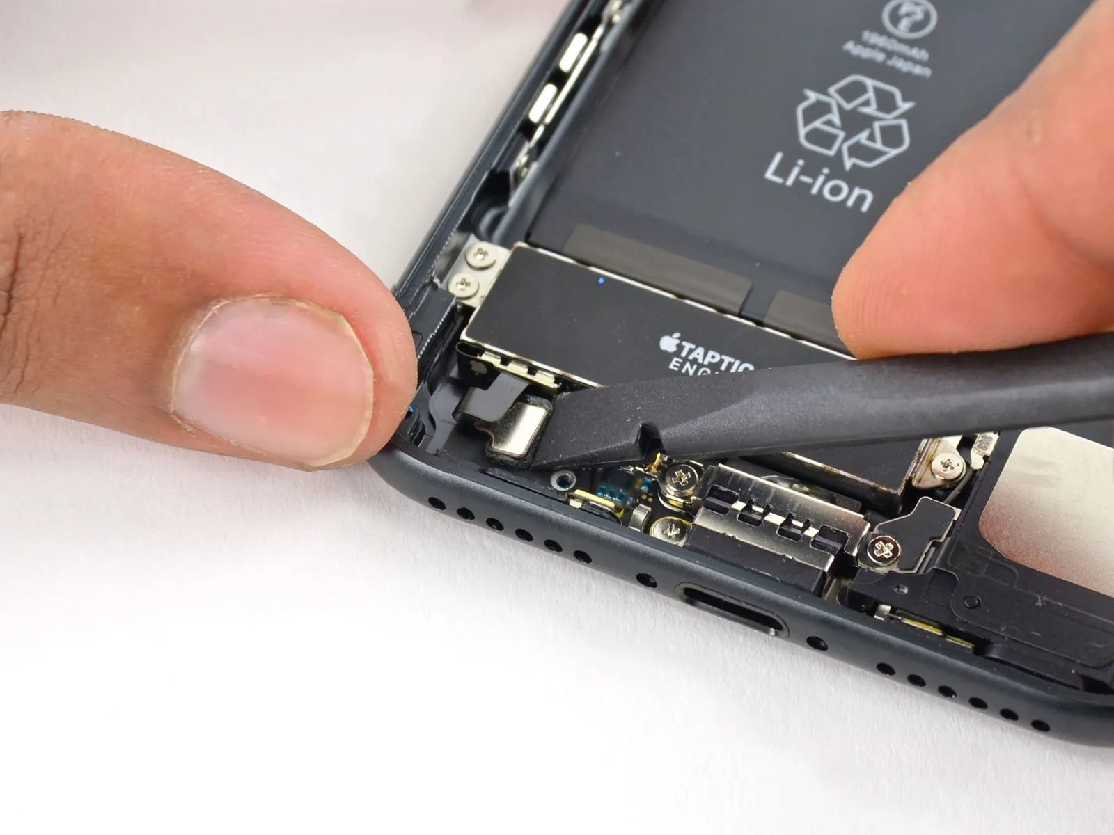 iPhone 7 Lightning Connector Assembly Replacement