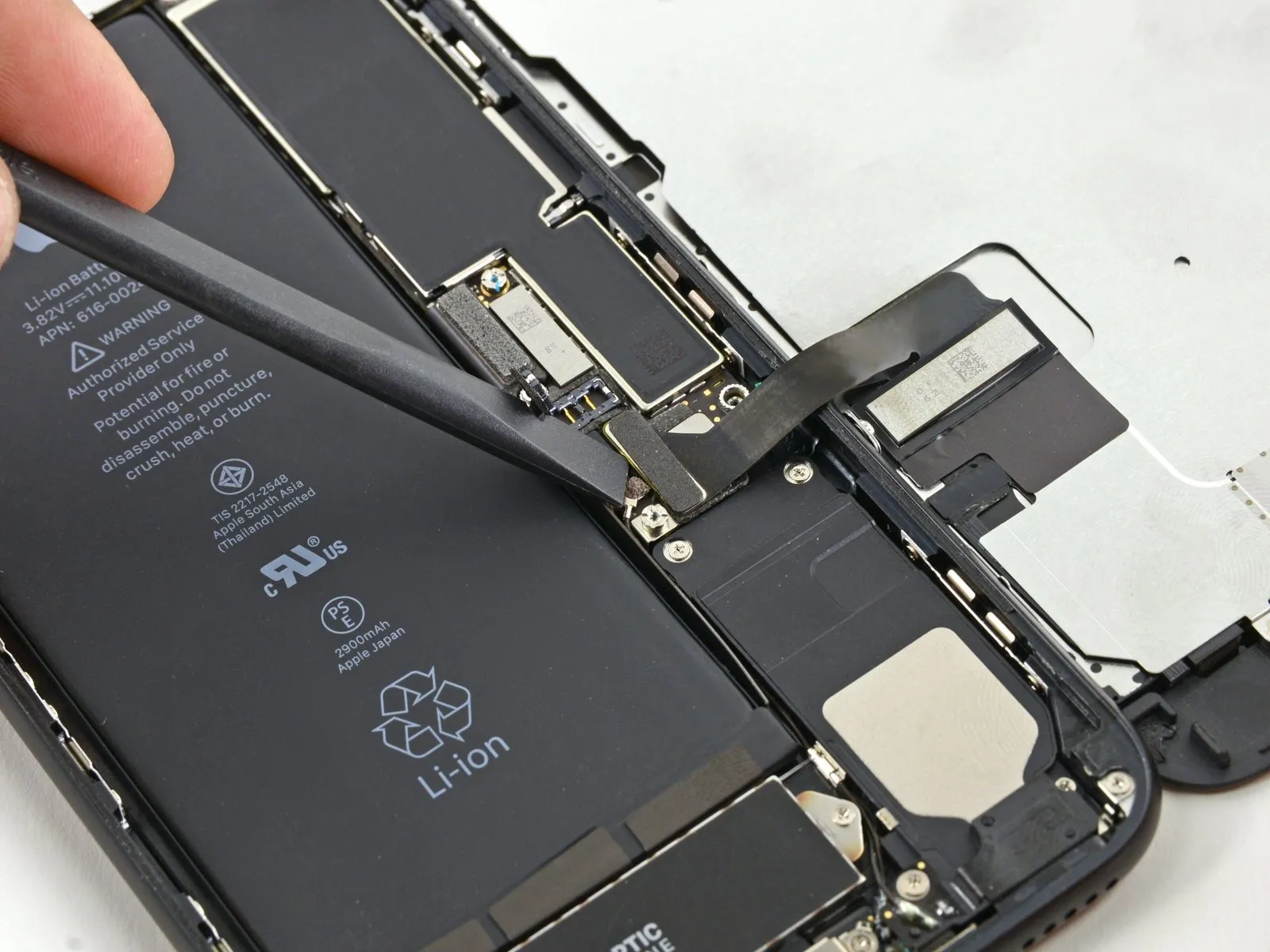 iPhone 7 Plus Top Left Antenna Replacement