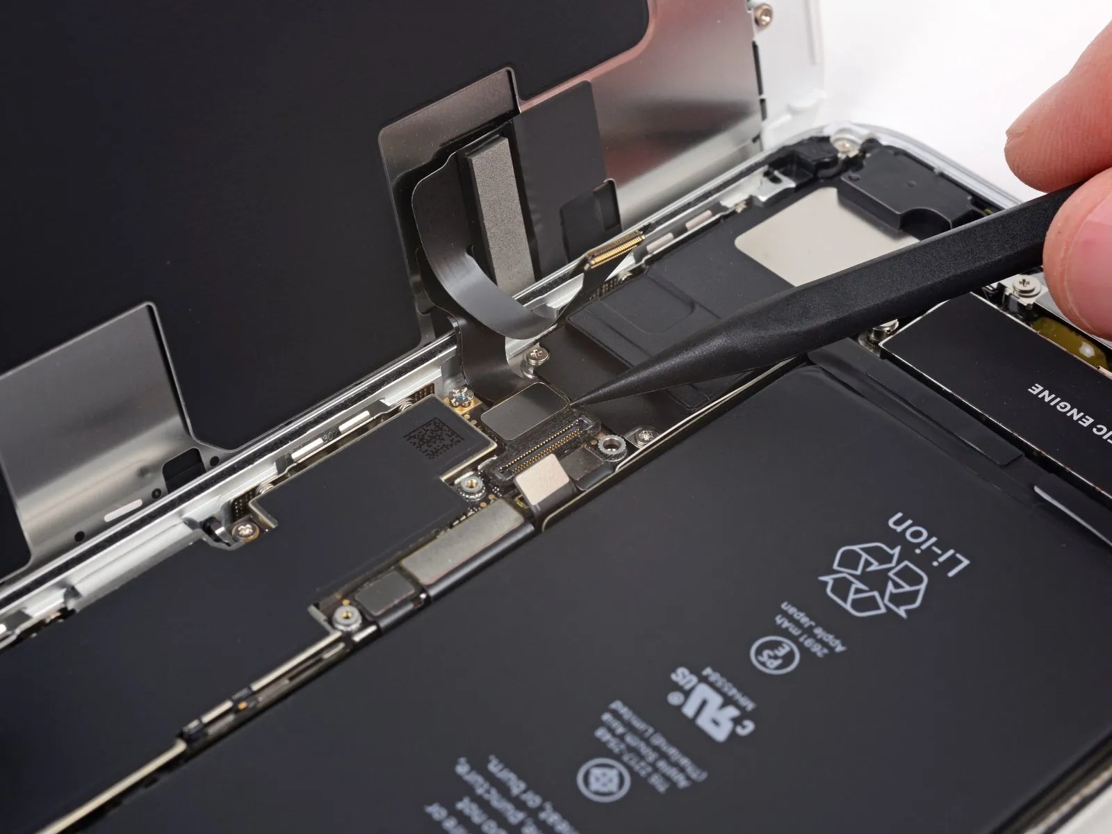 iPhone 8 Plus Taptic Engine Replacement
