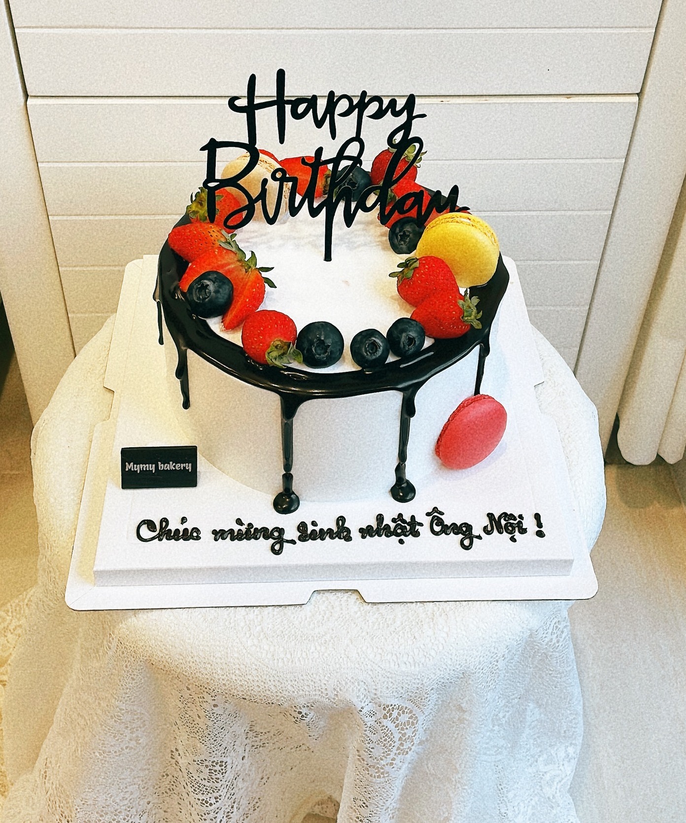 Bánh sinh nhật hoa quả+socola chảy