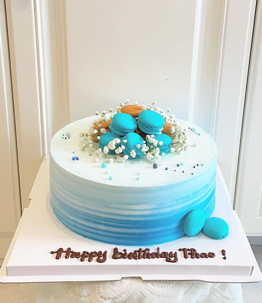 Bánh kem ombre xanh dương macaron