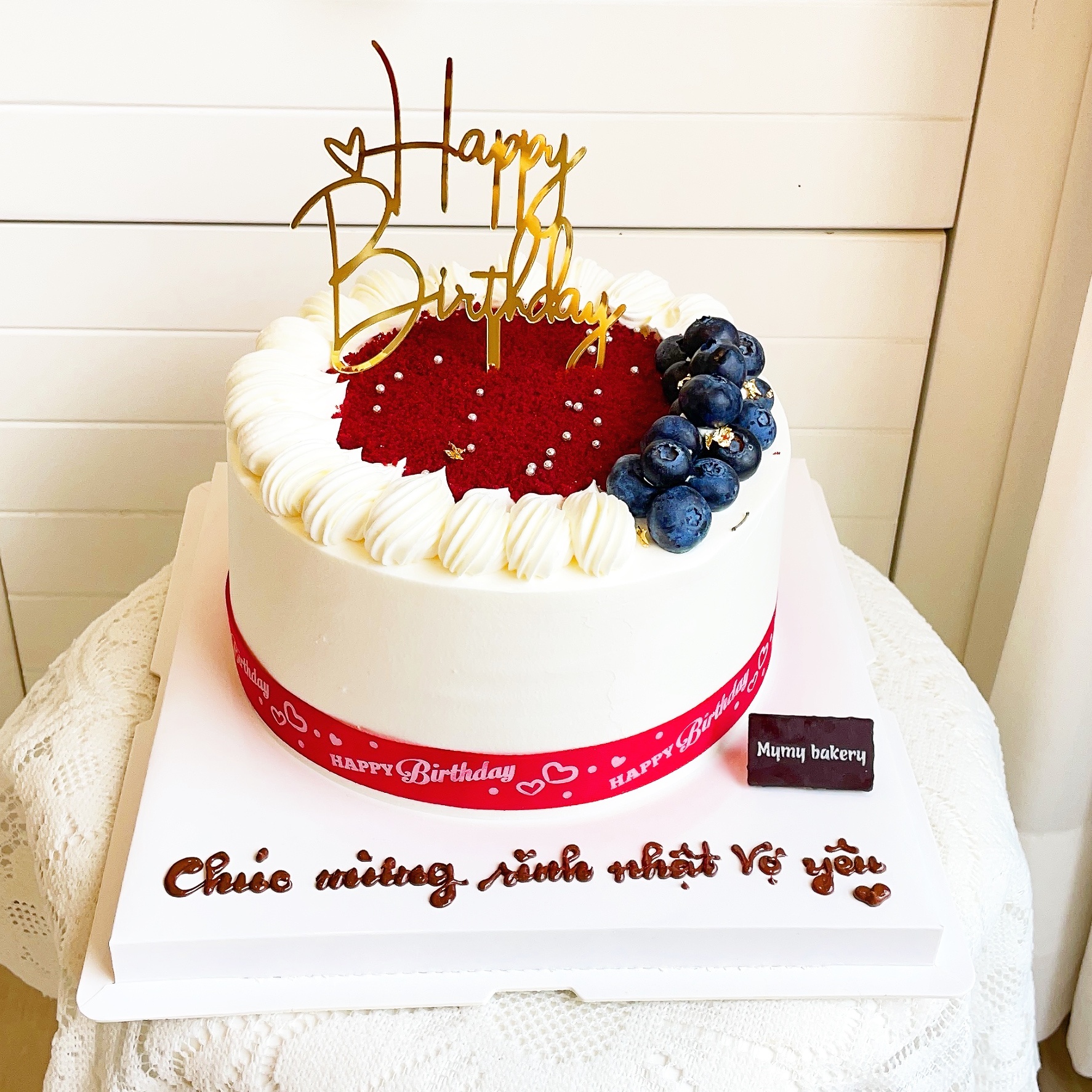 Bánh sinh nhật red velvet việt quất