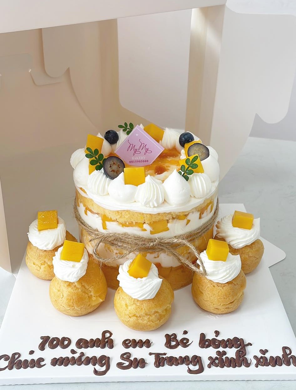Bánh kem xoài tươi kèm su kem