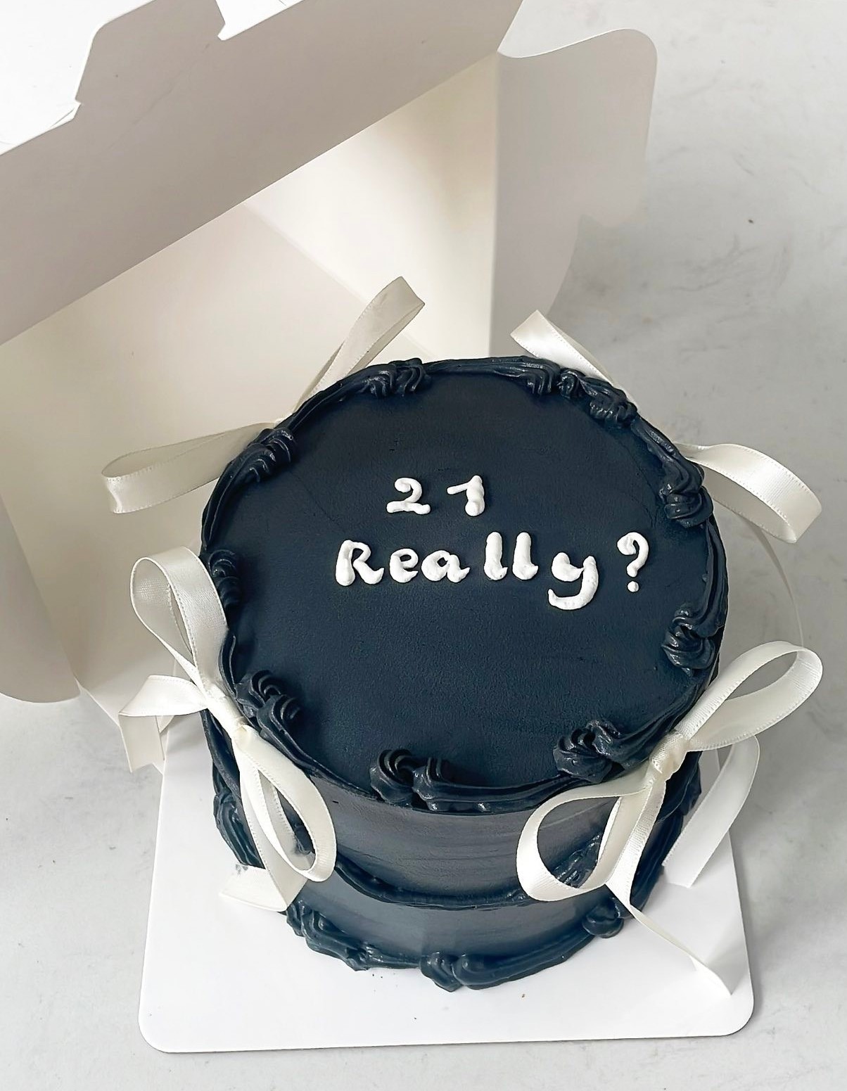 Bánh sinh nhật than tre 21 tuổi