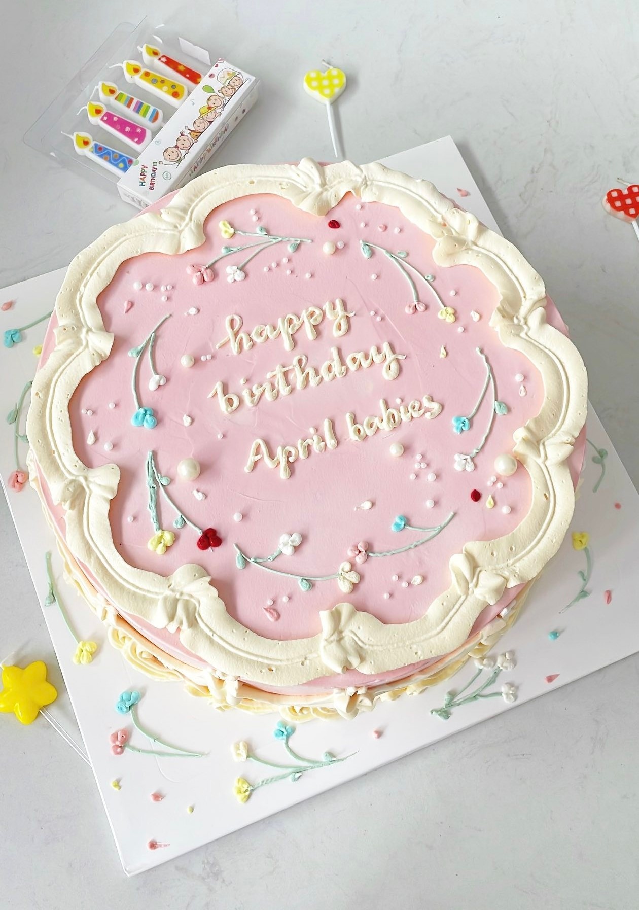 Bánh sinh nhật April Babies