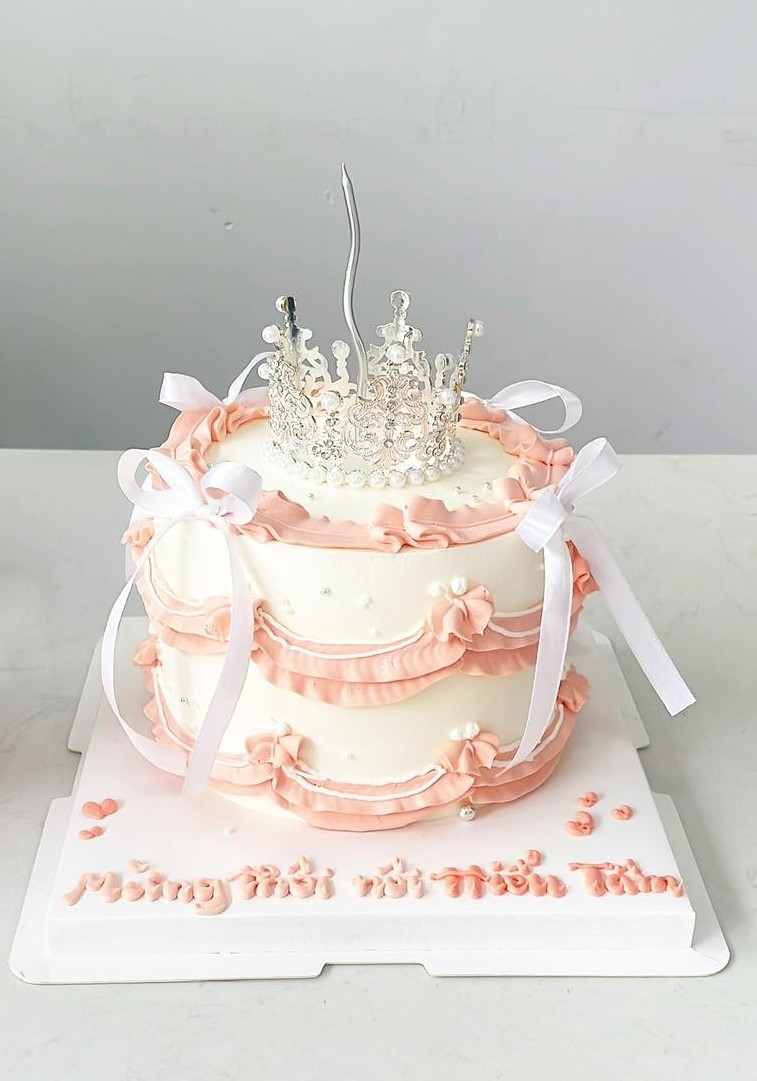 Bánh thôi nôi công chúa vương miện