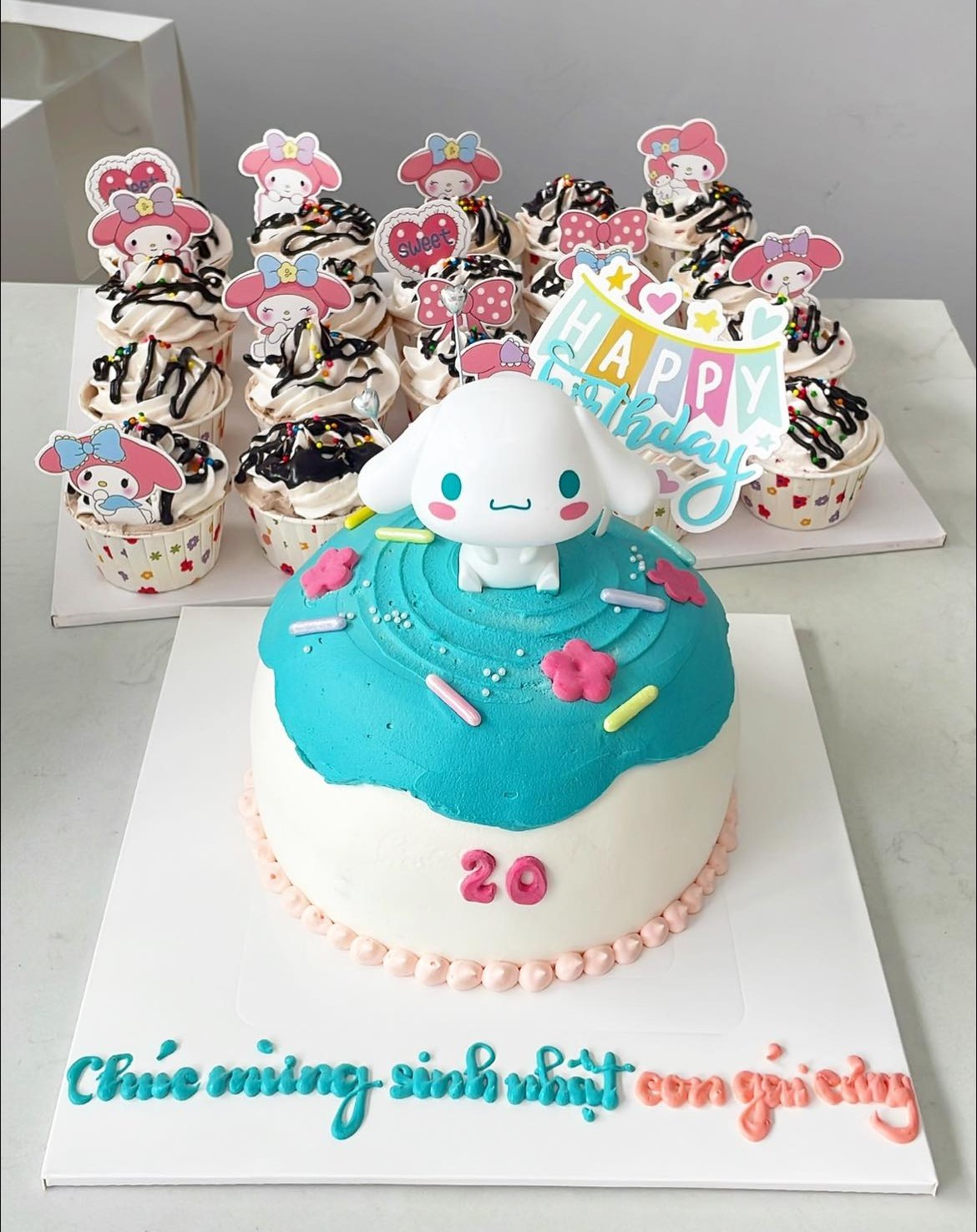 Bánh Cinnamoroll vòm xanh ngọc số 20