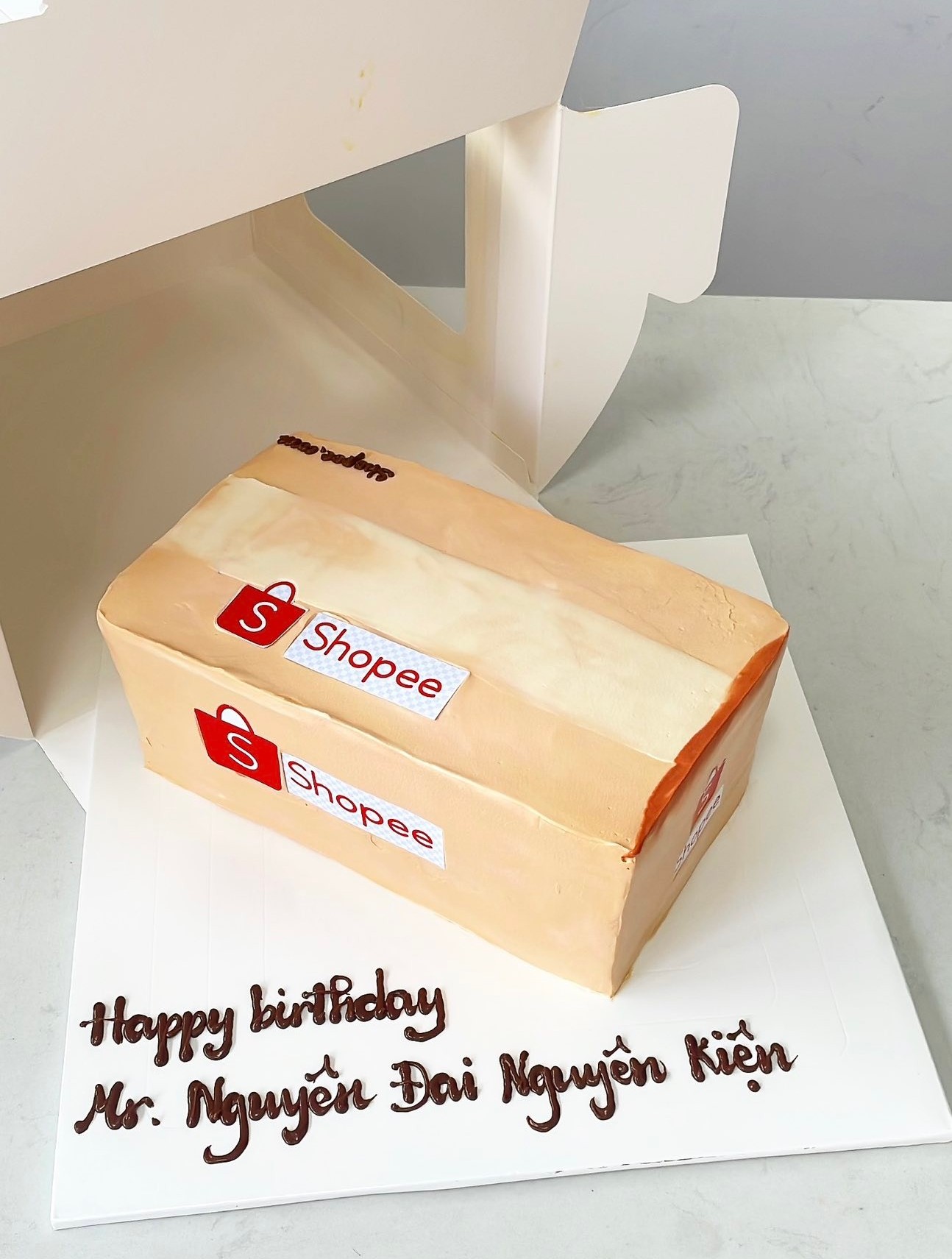 Bánh hộp Shopee