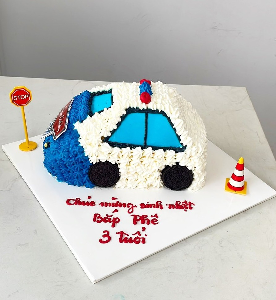 Bánh kem xe cảnh sát