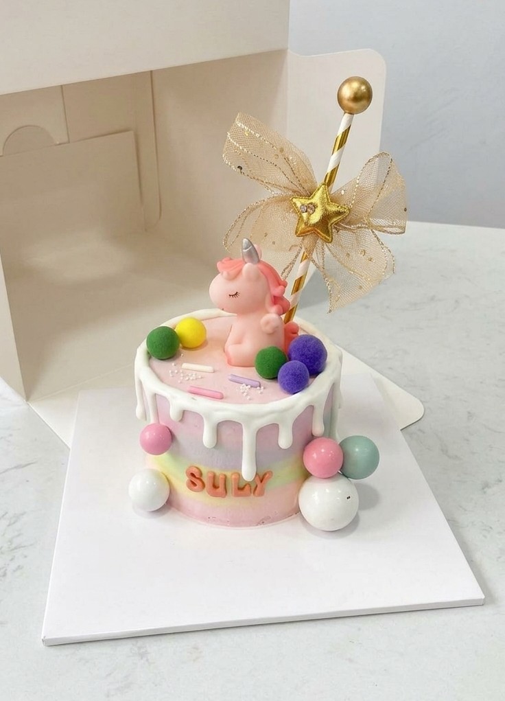 Bánh unicorn pastel cho bé gái