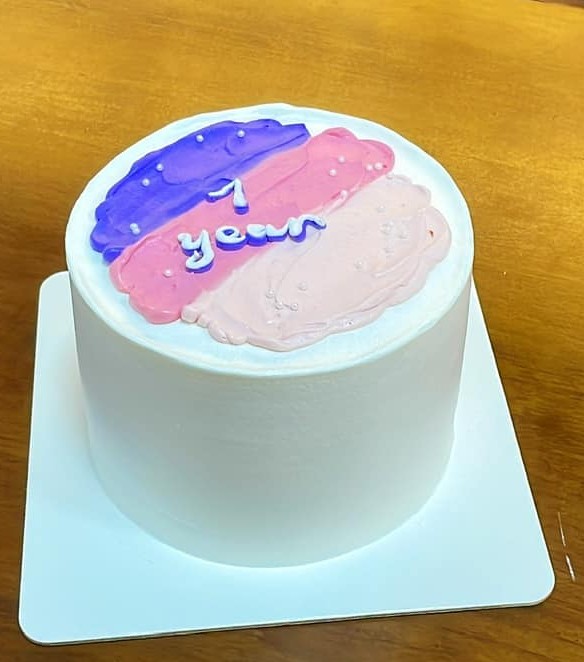 Bánh kem kỷ niệm 1 năm