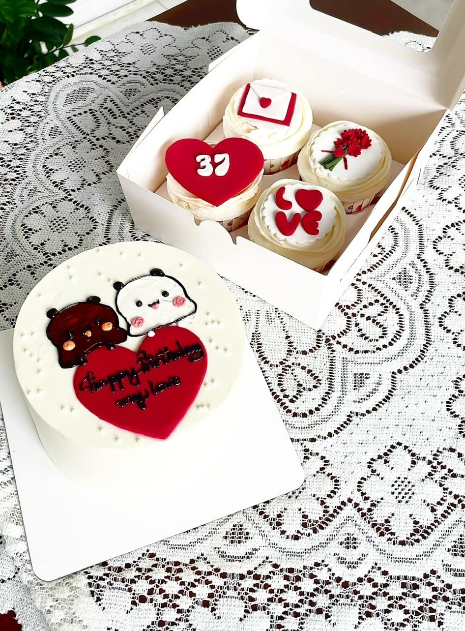 Bánh bento gấu đôi kèm cupcake