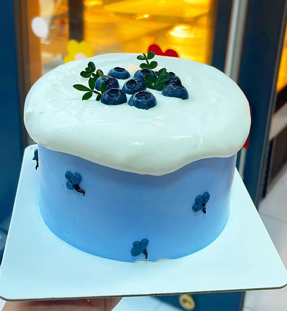 Bánh kem việt quất xanh pastel