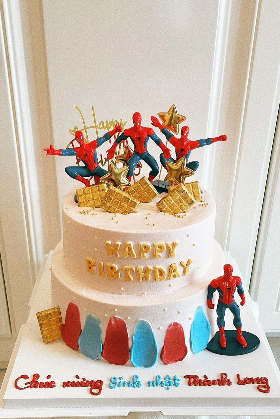 Bánh sinh nhật Spider-Man 2 tầng