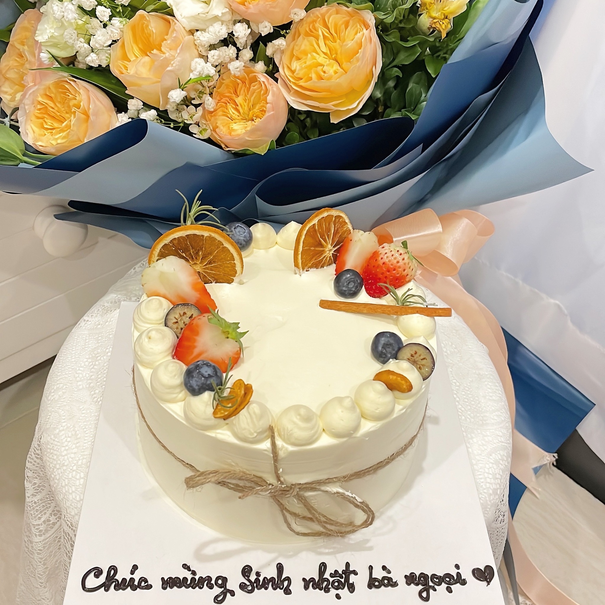Bánh kem sinh nhật bà ngoại