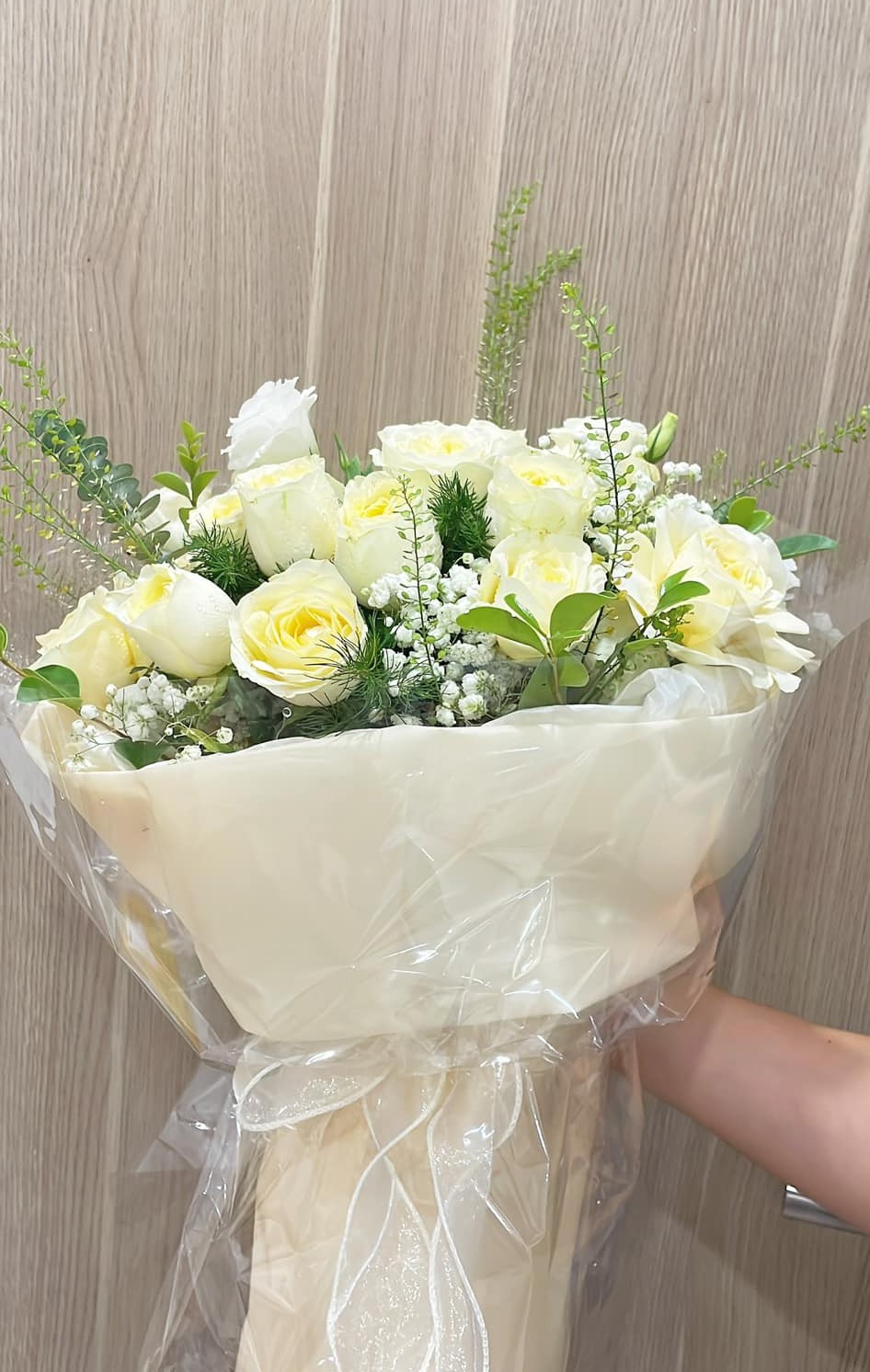 Bó hoa hồng trắng