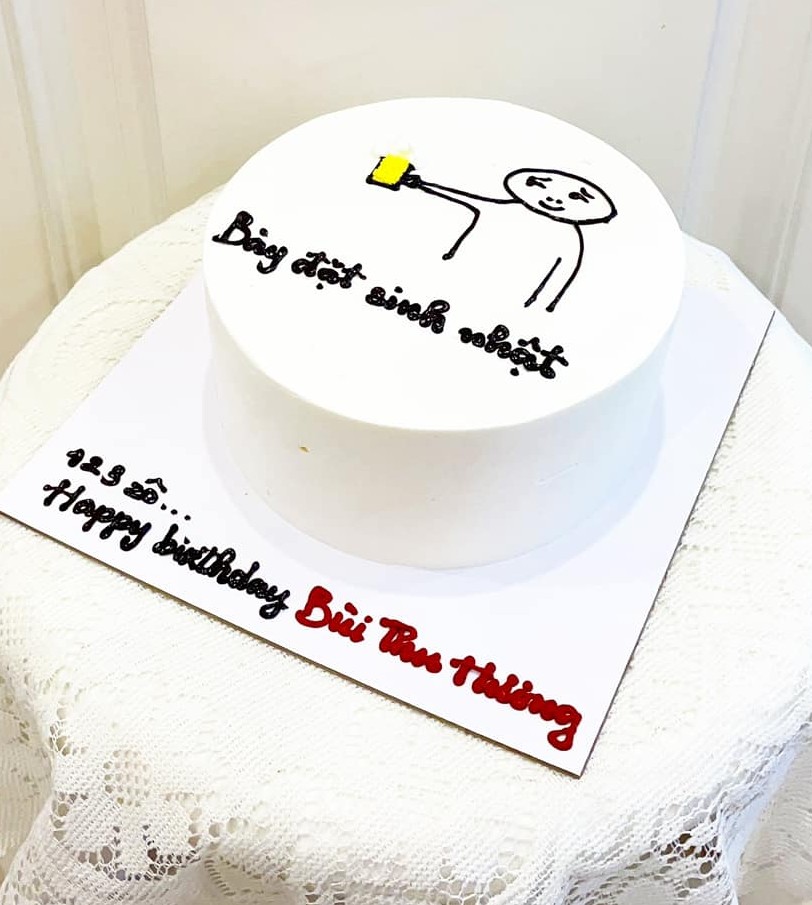 Bánh sinh nhật vẽ hình stickman cầm bia