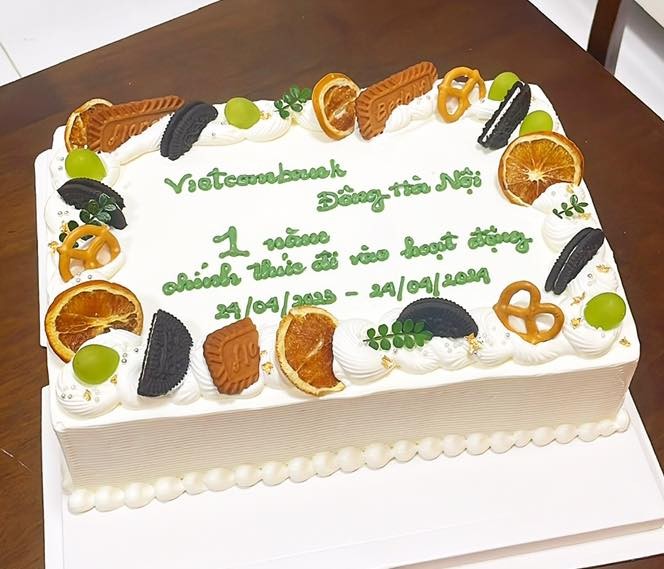 Bánh kem chữ công ty Vietcombank