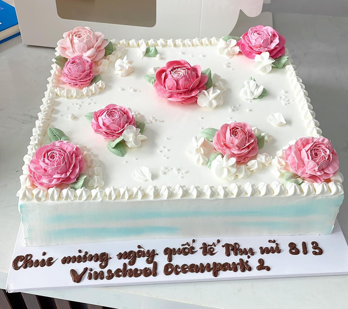 Bánh kem hoa hồng mừng 8/3