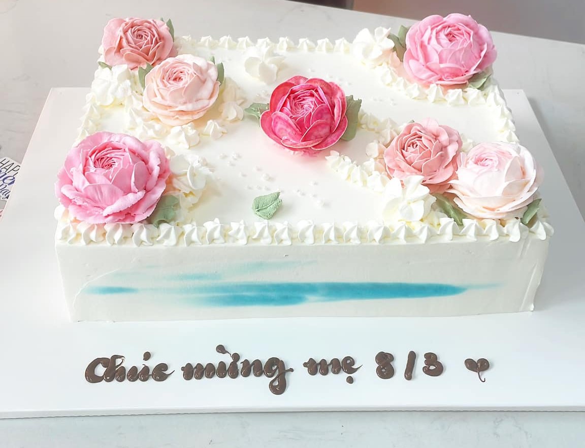 Bánh kem hoa hồng chúc mừng 8/3