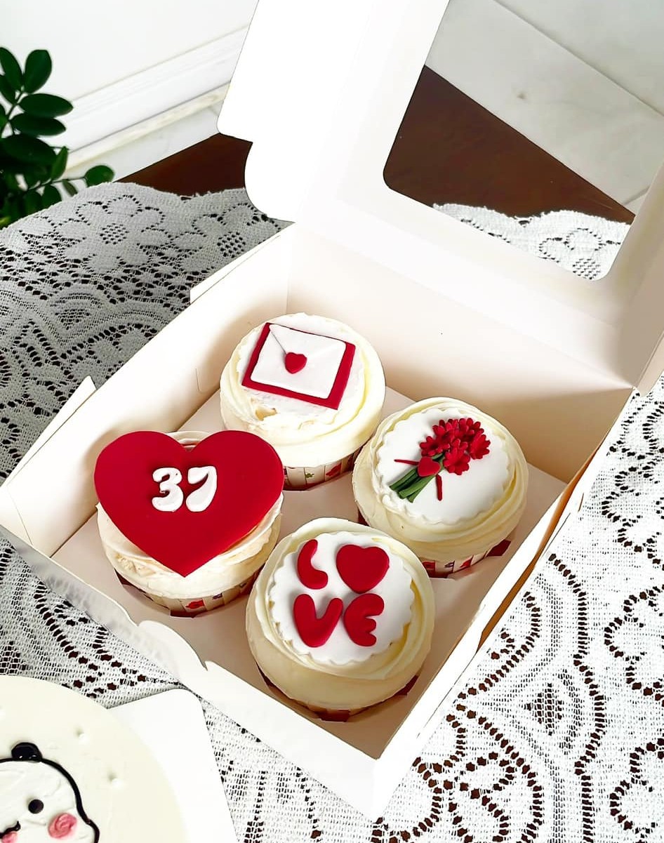 Set 4 cupcake tình yêu kỷ niệm
