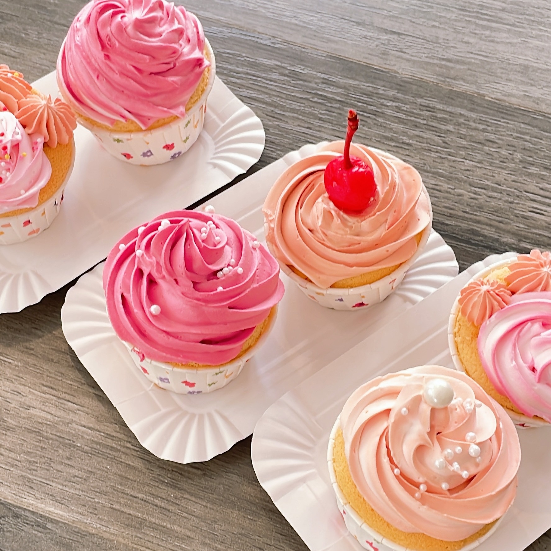 Cupcake kem hồng