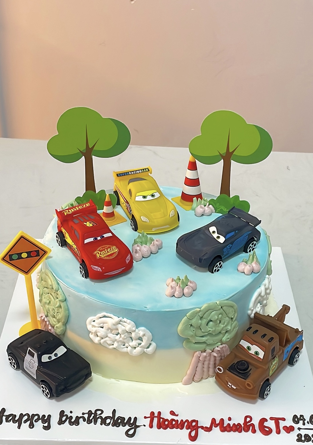 Bánh sinh nhật xe hơi Cars