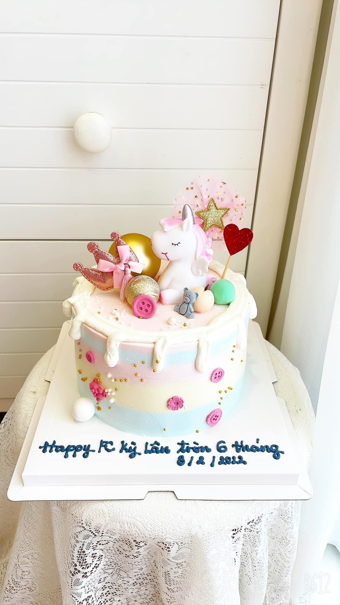 Bánh kem unicorn pastel