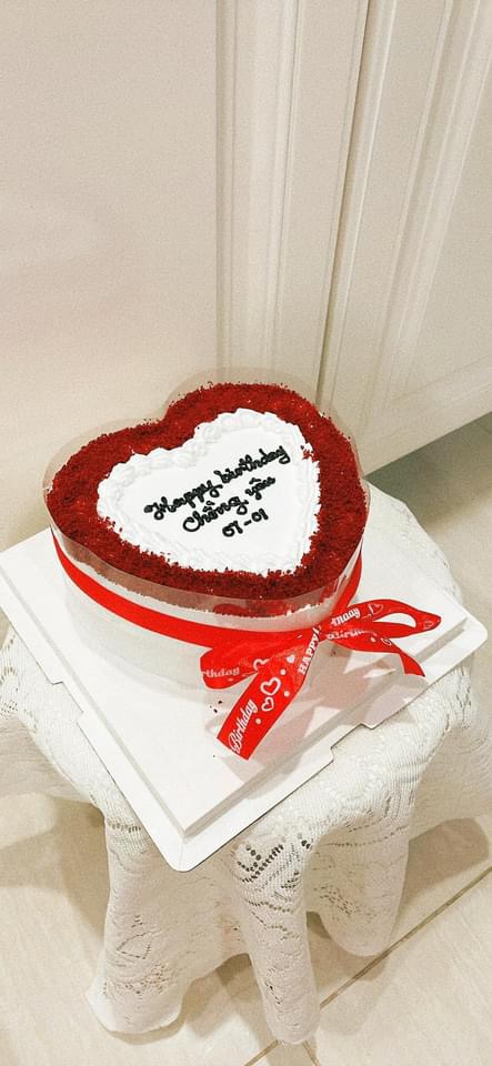 Bánh tim đỏ Happy Birthday