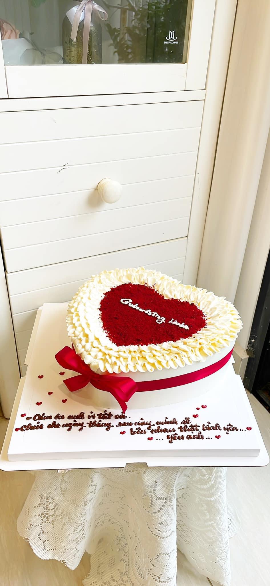 Bánh tim đỏ Red Velvet